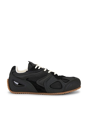 Axel Arigato Slow Runner in Black