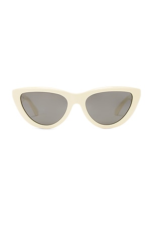 Burberry Cat Eye Sunglasses in Cream