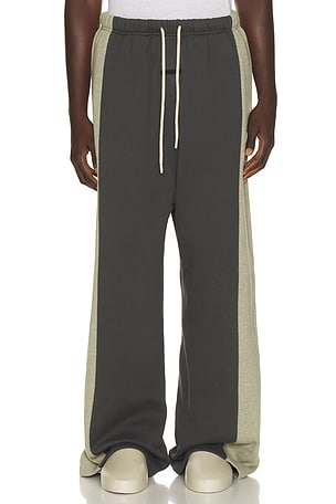Fear of God ESSENTIALS Panelled Lounge Pant in Grey