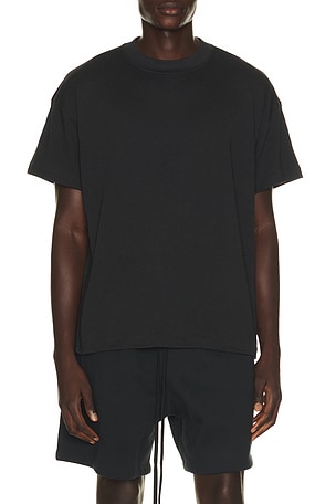 Fear of God ESSENTIALS Tee in Black