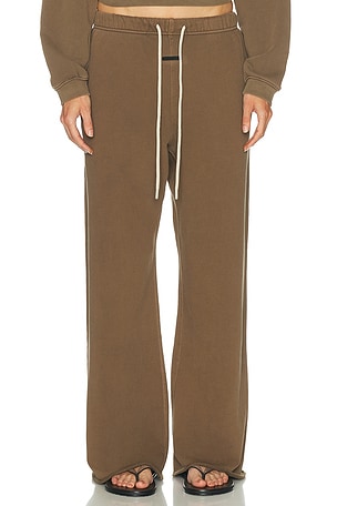 Fear of God ESSENTIALS Undone Cut Lounge Fit Sweatpant in Brown