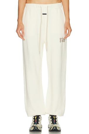 Fear of God ESSENTIALS Classic Fleece Sweatpant in Ivory