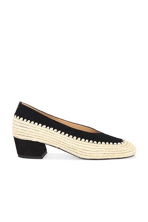 Gabriela Hearst Strength Pump in Black,Nude