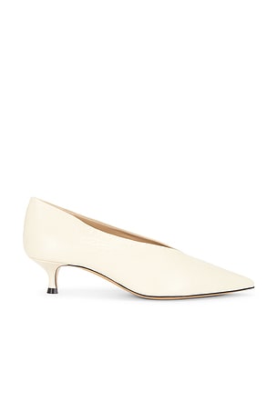 LE MONDE BÉRYL Babouche Leather Kitten Heel in Cream