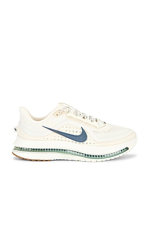 Nike Pegasus Premium in White