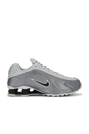 Nike Shox R4 Sneaker in Grey