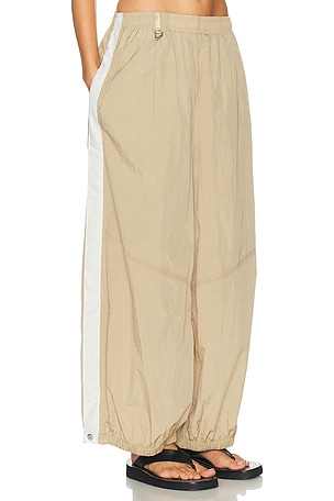 Nike Balloon Track Pant in Tan