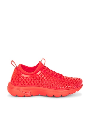 Nike Rejuven8 OG SP Jel Sneaker in Red