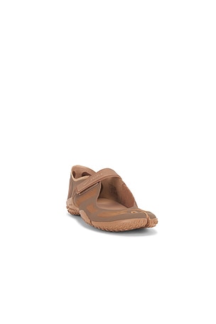 NikeSKIMS Rift Mesh Sneaker in Brown