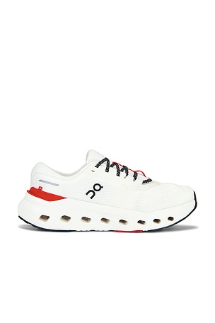 On Cloudrunner 3 in White