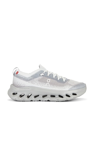 On Cloudtilt Moon Sneaker in Grey