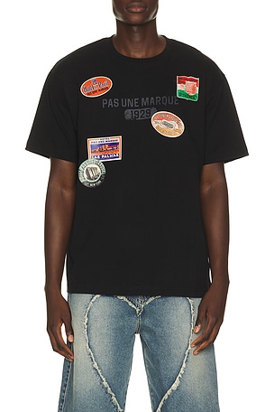Pas Une Marque Luggage Tag Pas Tee in Black