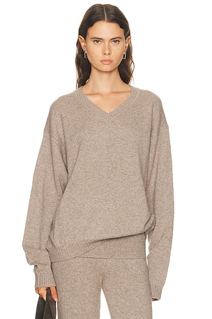 SKIMS Cashmere V Neck Pullover Sweater in Taupe