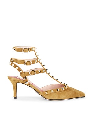 Valentino Garavani Rockstud Ankle Strap Pump in Beige