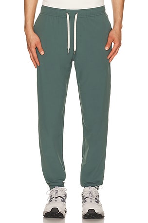 Vuori Kore Lined 28 Jogger in Green