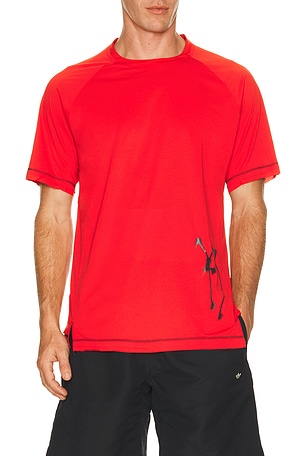 Y-3 Gfx Run Tee in Red